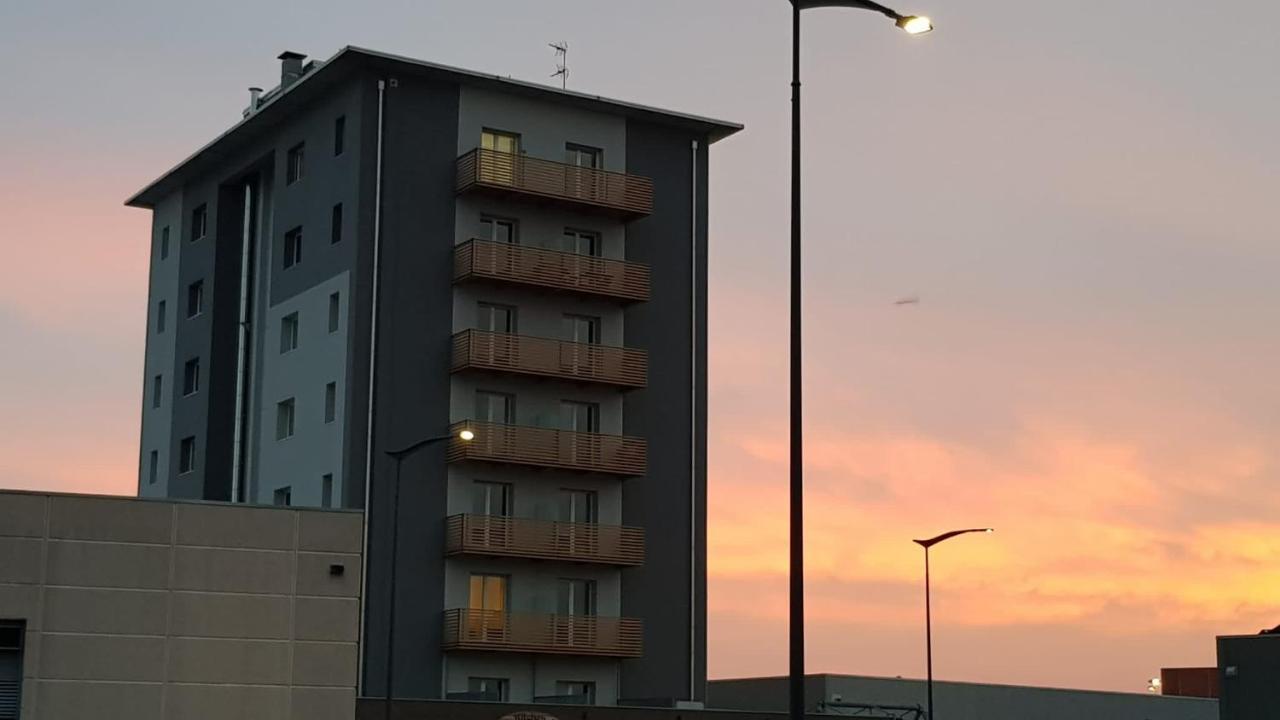 Condominio La Torre 2 Galliate Zewnętrze zdjęcie